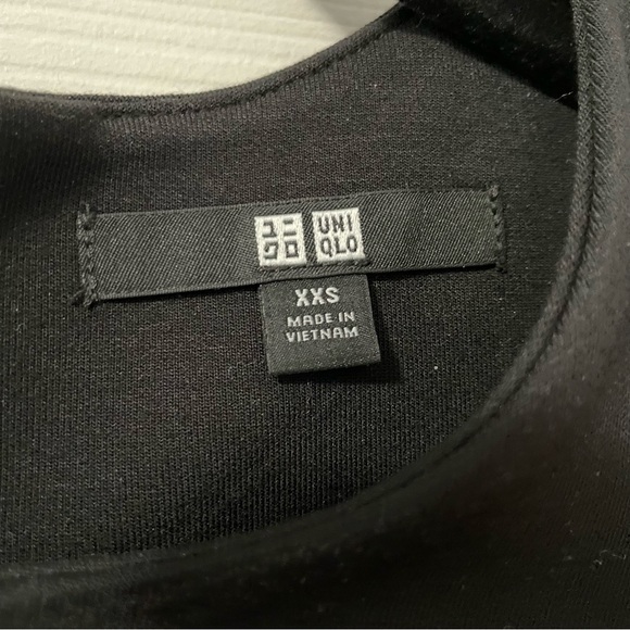 Uniqlo black dress - Picture 4 of 5